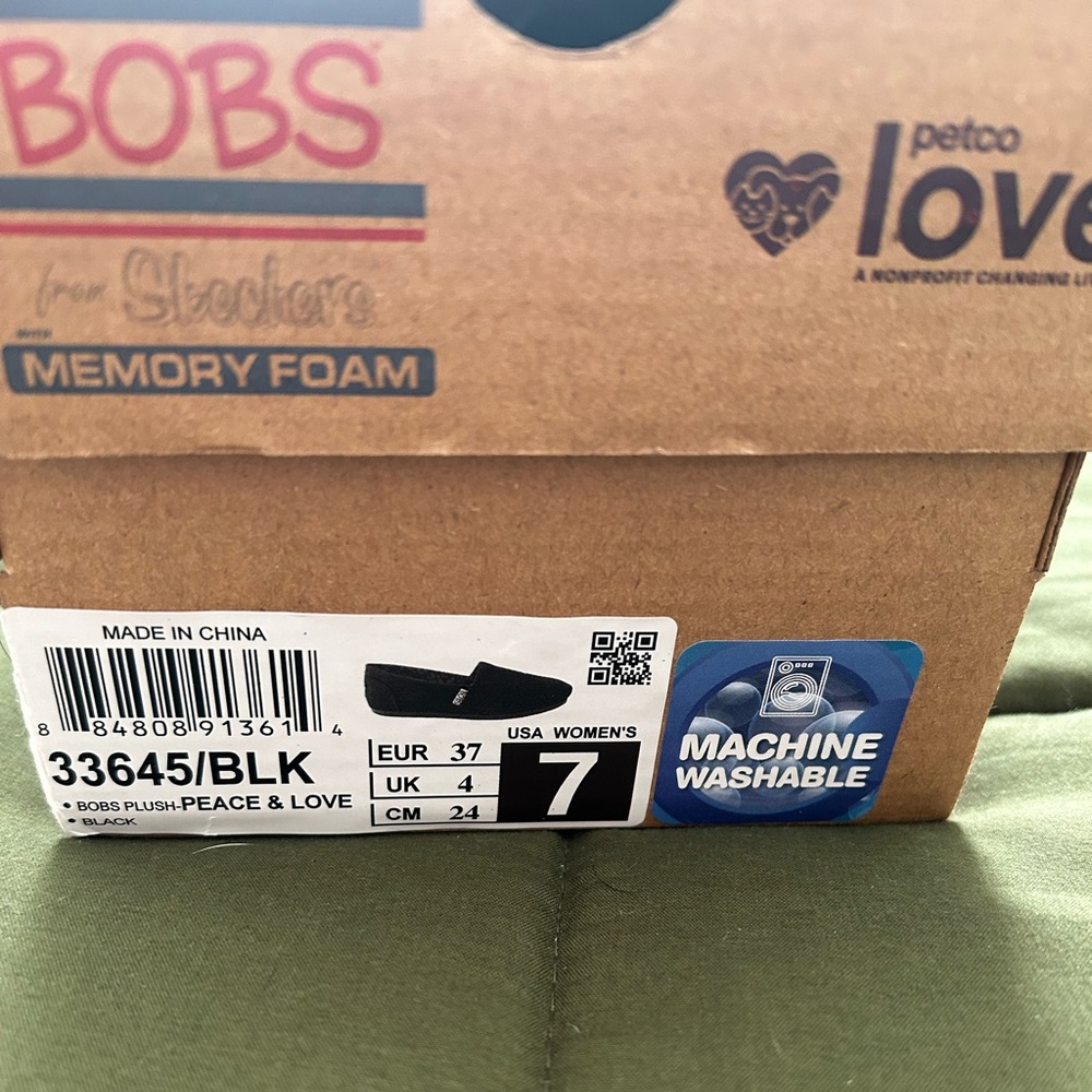 Brand new shoes. Needed a 6.5 and missed the return time.